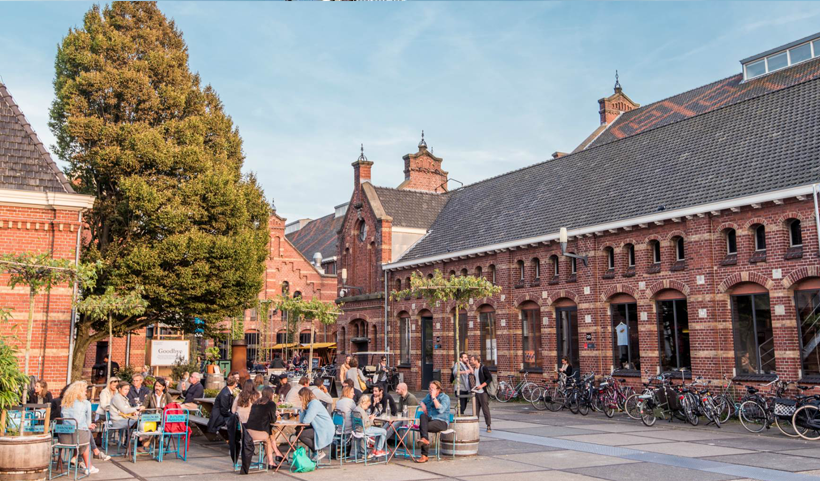 Амстердам уличное кафе