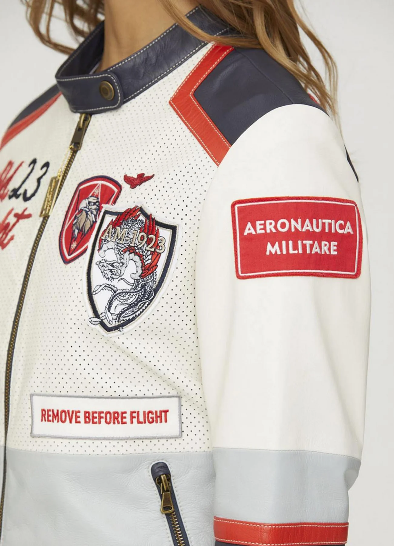 Кожаная женская куртка Aeronautica Militare